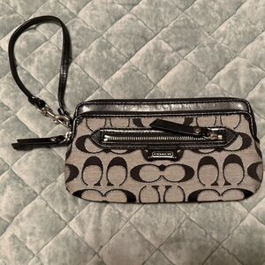 Coach Monogram Daisy outline wristlet wallet